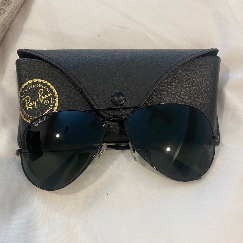 Women’s black large polarized rayban aviators